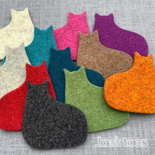 Joe's toes kitty cats in thick wool felt
