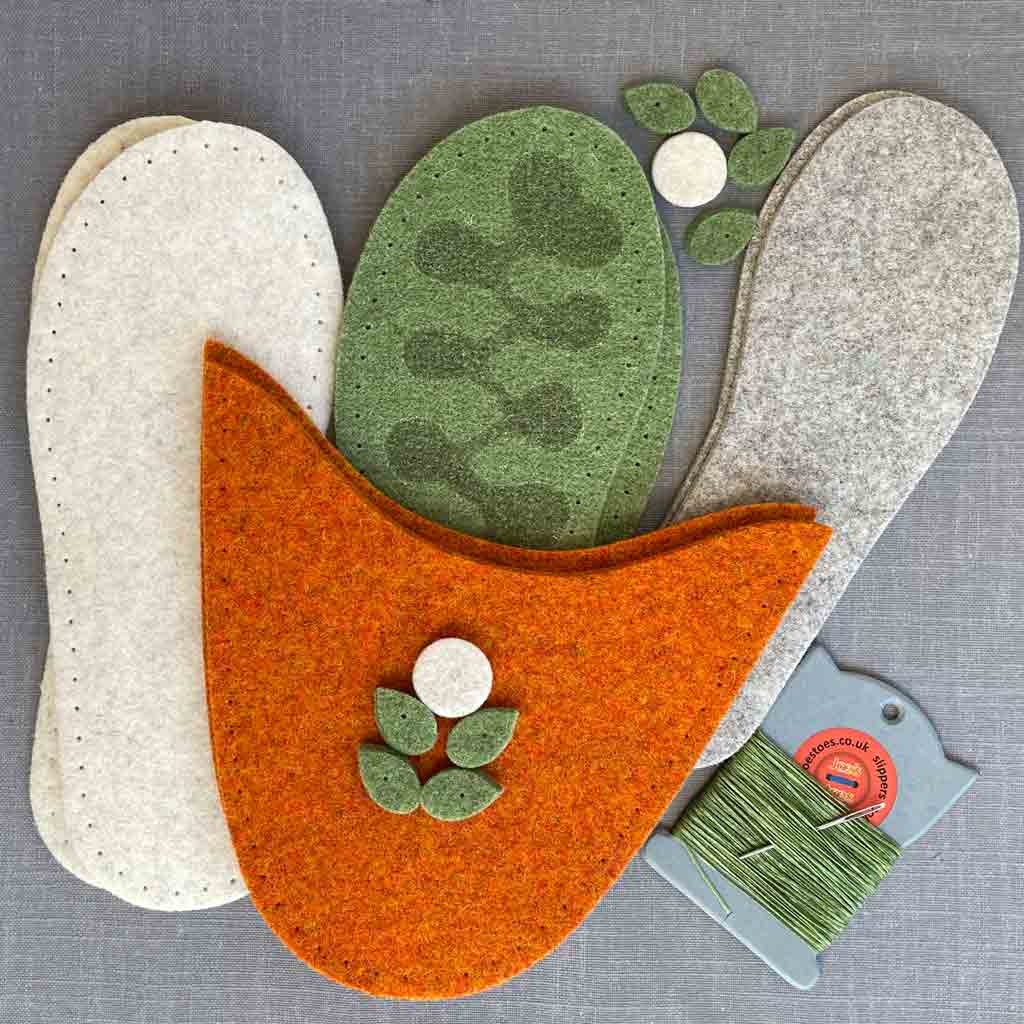 Joe's Toes Flora slipper kit in Marmalade and green felt with ecru flower trim