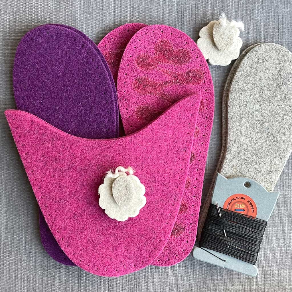 Joe's Toes sheepy slipper kit in fuchsia with sheep motif and felt soles