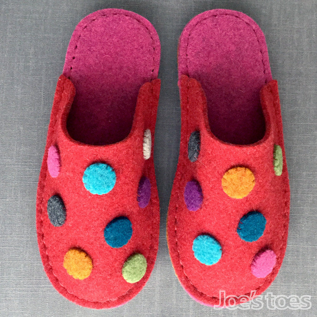 Joe's Toes Dotty slippers in red