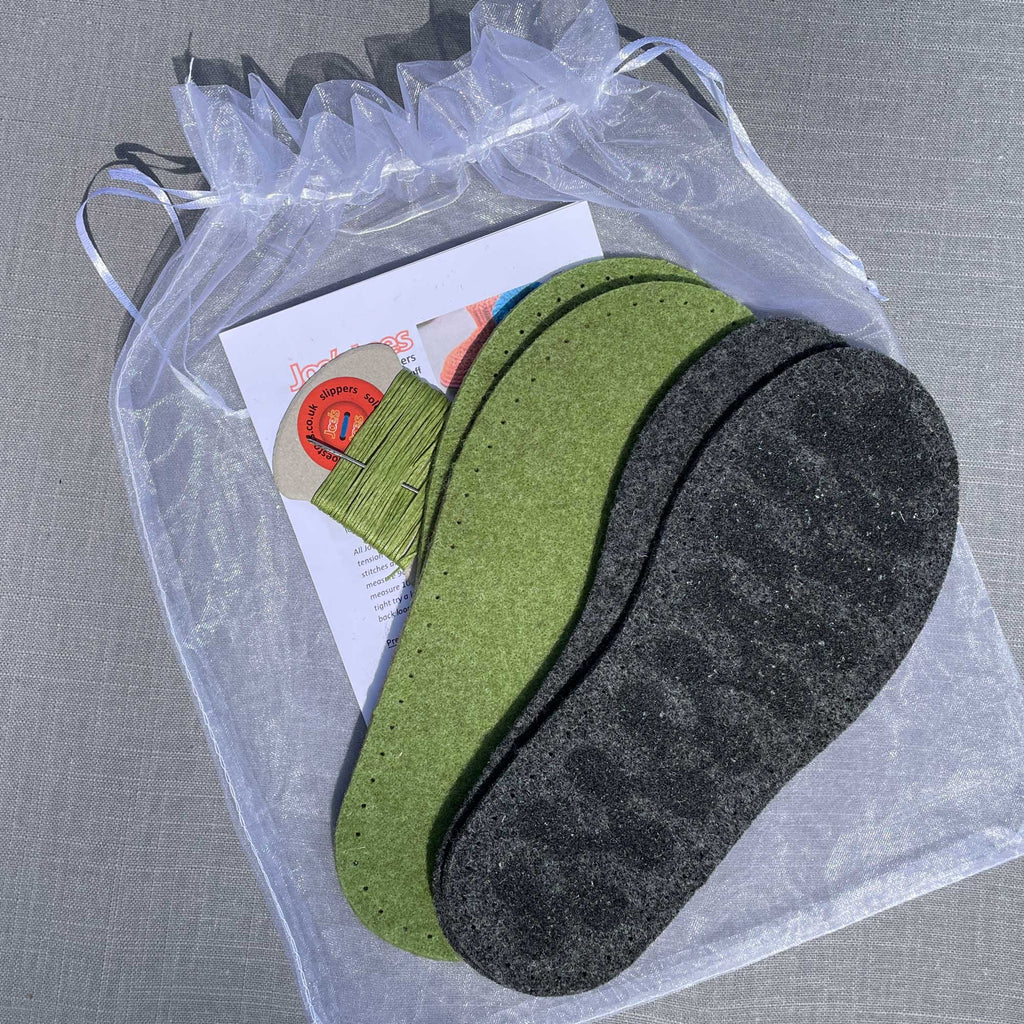 kit-without-yarn-green-charcoal-soles