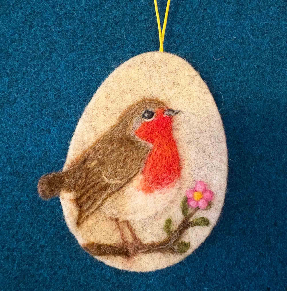 needle felted egg robin design